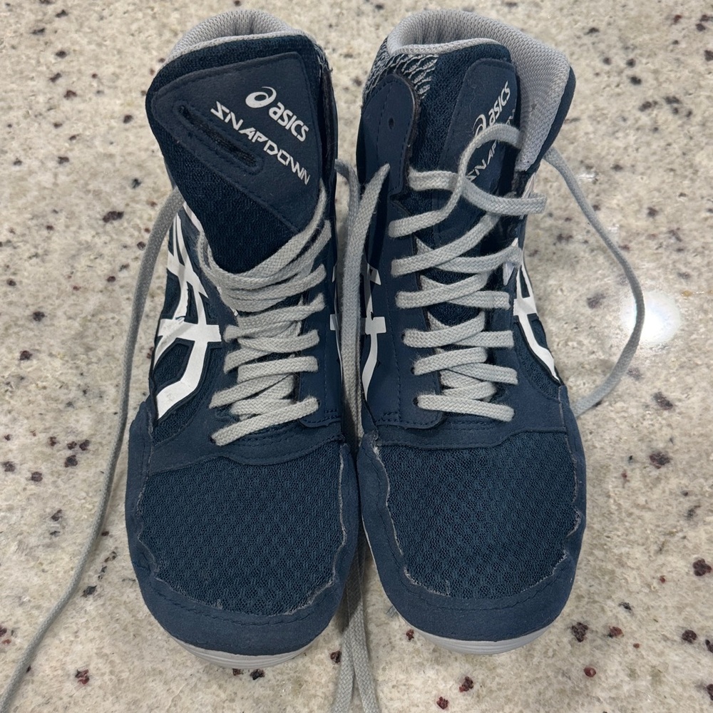 ASICS Snapdown Men's Athletic Shoes - Navy and White